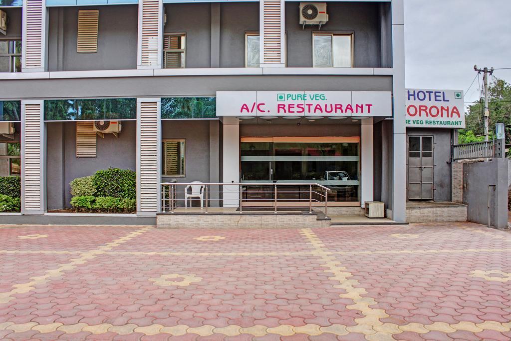 Hotel Corona Bharuch Exterior photo